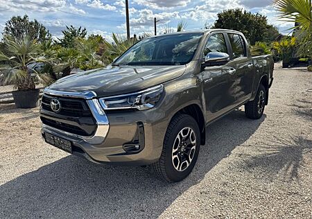 Toyota Hilux  Executive 2.8 D-4D 4×4+AHK
