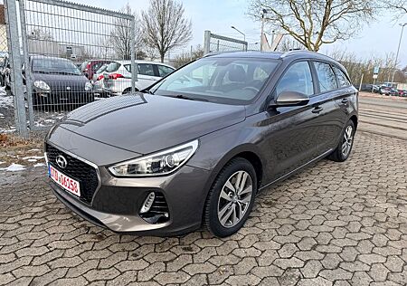 Hyundai i30 cw Trend*SHZ*Temp.*Lenkradheizung*2.Hand*