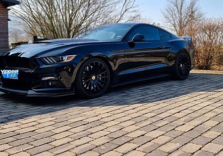 Ford Mustang GT | 2015 | 86.332 km | Scheckheftg