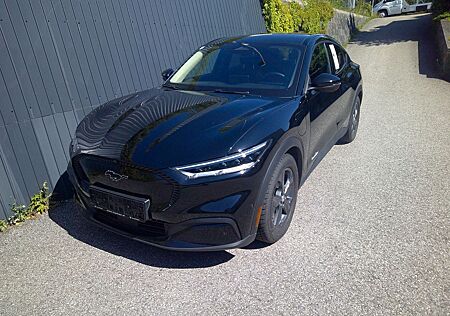 Ford Mustang Mach-E Elektro 72,6kWh Netto € 25.995