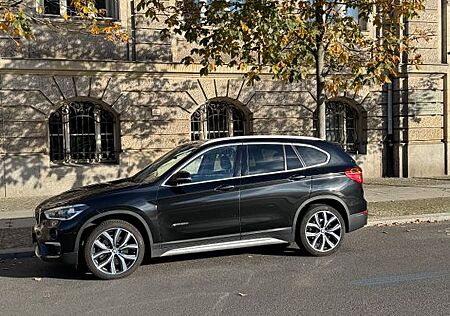BMW X1 xDrive20d M *** PANORAMA DACH*SPORTPAKET M