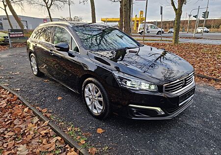 Peugeot 508 SW Allure /Panorama / Navi / LED