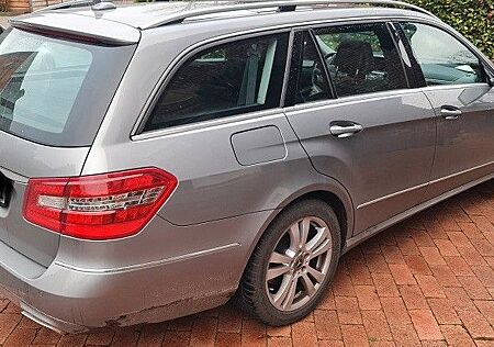 Mercedes-Benz E 220 CDI T BlueEFFICIENCY AVANTGARDE AVANTGARDE