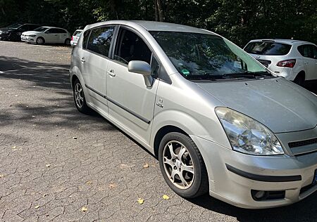 Toyota Corolla Verso 2.2-l-D-CAT Executive Executive