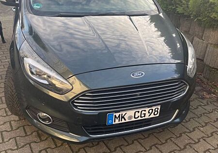 Ford S-Max 2,0 TDCi 132kW Titanium PowerShift Tit...