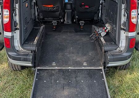 Mercedes-Benz Citan Tourer 111 CDI Rollstuhl Rampe