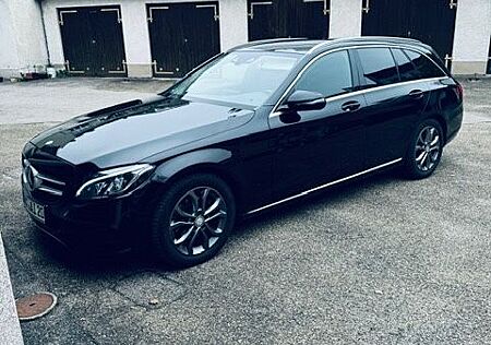 Mercedes-Benz C 220 d 4MATIC T AVANTGARDE Autom. AVANTGARDE