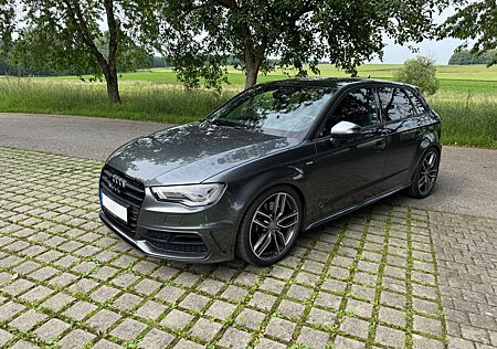 Audi A3 1.8 TFSI quattro | S3 Optik | B&O