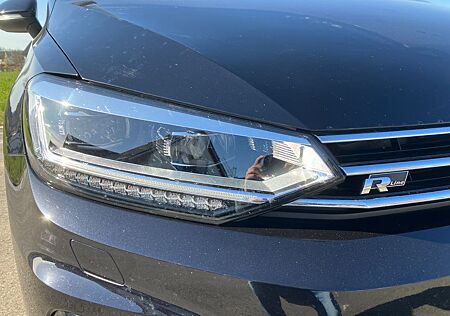 VW Touran Volkswagen 1.5 TSI DSG Highline R-Line AHK