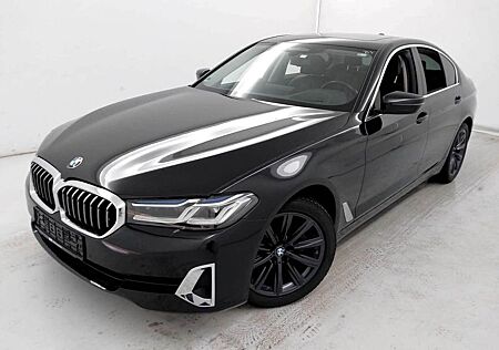 BMW 520d LuxuryLine HUD GSD ACC Laser AHK Sitzbelüf