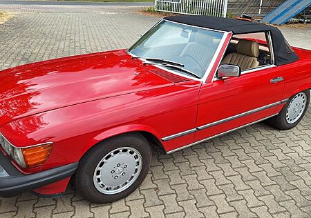 Mercedes-Benz SL 560 Erstlack Originalzustand