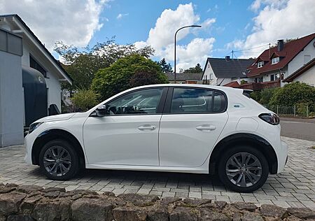 Peugeot e-208 gebraucht kaufen Peugeot e-208 136 Active Pack Active Pack/Winterradsatz