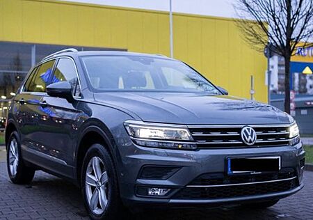 VW Tiguan Volkswagen 2.0 TDI SCR 140kW DSG 4MOTION Highlin...