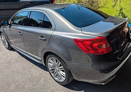 Suzuki Kizashi 2.4 SPORT CVT Allrad SPORT