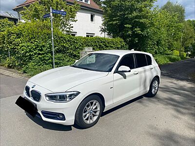 BMW 118i Sport Line  // NAVI //  AUTOMATIK //