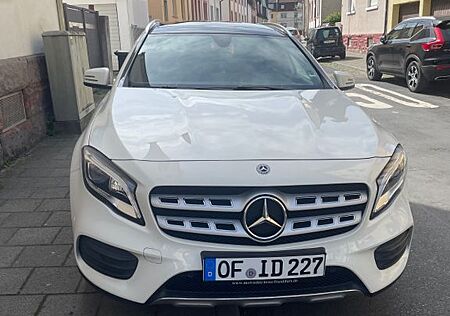 Mercedes-Benz GLA 200 AMG Line AMG Line