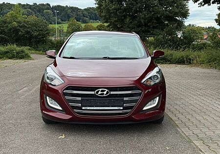 Hyundai i30 1.6 CRDi blue Premium.Auto.Kam.Navi.Bi-Xenon