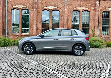 Skoda Fabia Tour 70KW,Allu,PDC,Sitzheizung,LED,SpurAsi