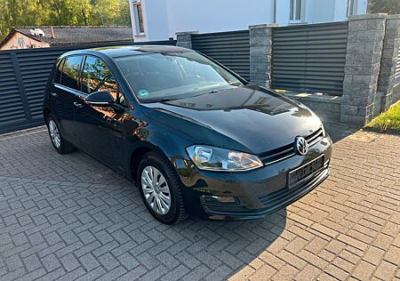VW Golf Volkswagen VII Lim. Trendline BMT TÜV NEU! 2 HAND!