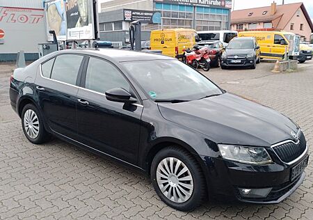 Skoda Octavia Octavia1.4 Elegance 103kw.Leder.Navi.Xenon.PDC