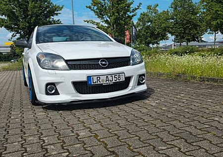 Opel Astra GTC OPC Race Camp OPC Race Camp