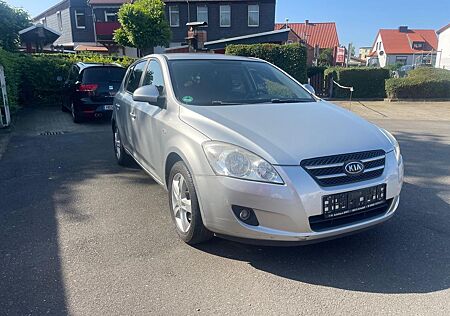 Kia Cee'd / Ceed 1.4 CVVT Spirit Spirit