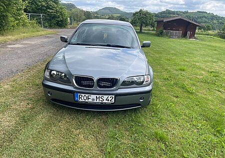 BMW 320i -