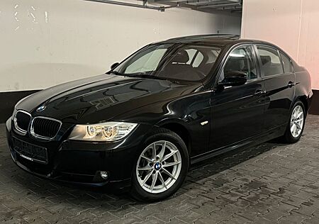 BMW 320d xDrive AUT~NAVI-PROF~LEDER~SHZ~AHK~PDC~