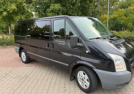 Ford Transit Bus Camper mit vielen Extras
