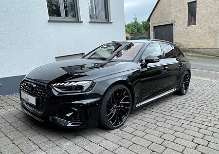 Audi RS4 Avant 2.9 TFSI quattro PANO/B&O/MASSAGE/LED