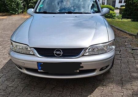 Opel Vectra 1.6 -