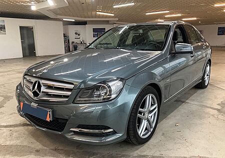 Mercedes-Benz C 200 CGI AVANTGARDE/XENON/PDC/NAVI/TEMP./SHZ