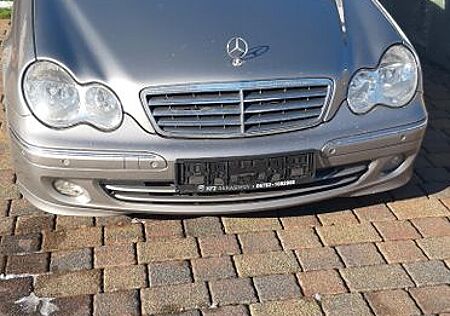 Mercedes-Benz 220