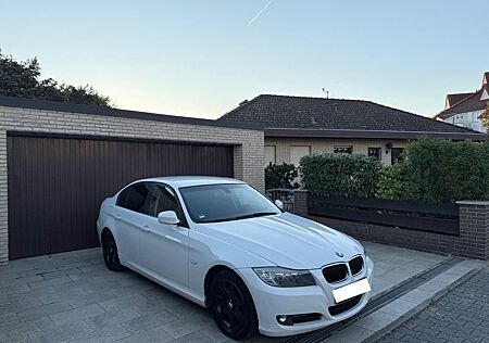 BMW 318i Limousine LCI E90