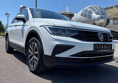 VW Tiguan Volkswagen Life Sport-Utility AHK/LED/ACC/ 1.Hand