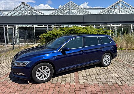 VW Passat Volkswagen 2.0 TDI DSG Variant, LED, R-Line