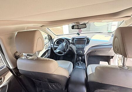 Hyundai Grand Santa Fe 2.2 CRDi Premium 4WD Automati...