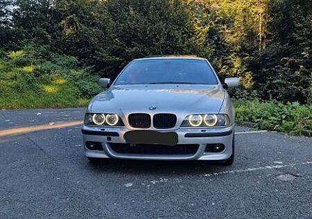 BMW 540i E39 Vollausstattung, frischer TÜV, wenig Km