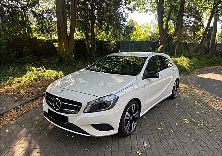 Mercedes-Benz A 180 BlueEFFICIENCY Style Edition Style Edition