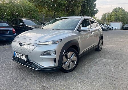 Hyundai Kona Elektro 150kW Top-Ausst. Service neu Autom