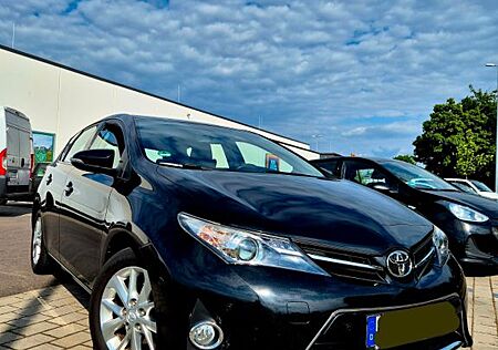 Toyota Auris 2013