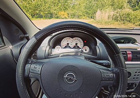 Opel Corsa 1.4 16V Sport Sport