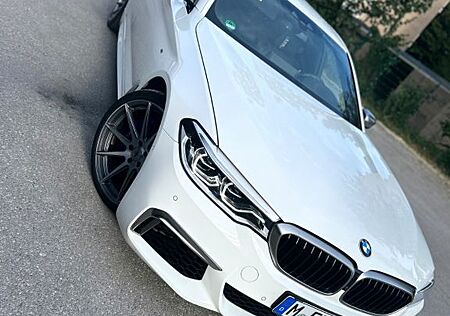 BMW M550i xDrive A -