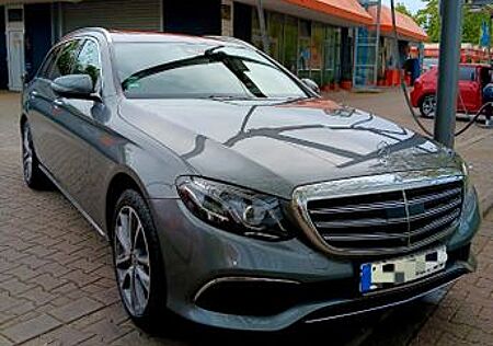 Mercedes-Benz E 220 d T Autom. -