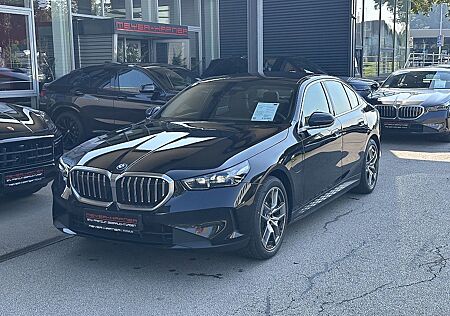 BMW 530e PHEV Aut. / AHK / LED / ICONIC SOUNDS EL...
