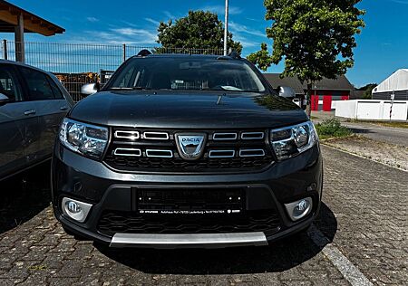 Dacia Logan MCV II Kombi Stepway Celebration