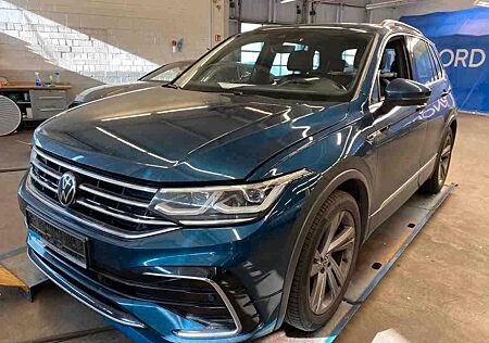 VW Tiguan Volkswagen 2.0 TDI DSG R-LINE*PANORAMA*AHK*R-CAM*
