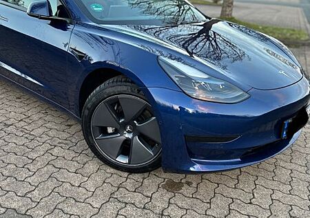 Tesla Model 3 Standard-Reichweite Plus - Hinterrad...