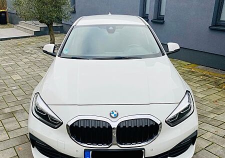 BMW 118iA *Nav*ConnectedPackage+*SHZ*PDC*LiveCockpit+