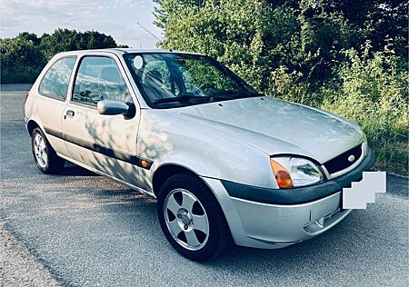 Ford Fiesta mit frisch bestandener HU 06/2027